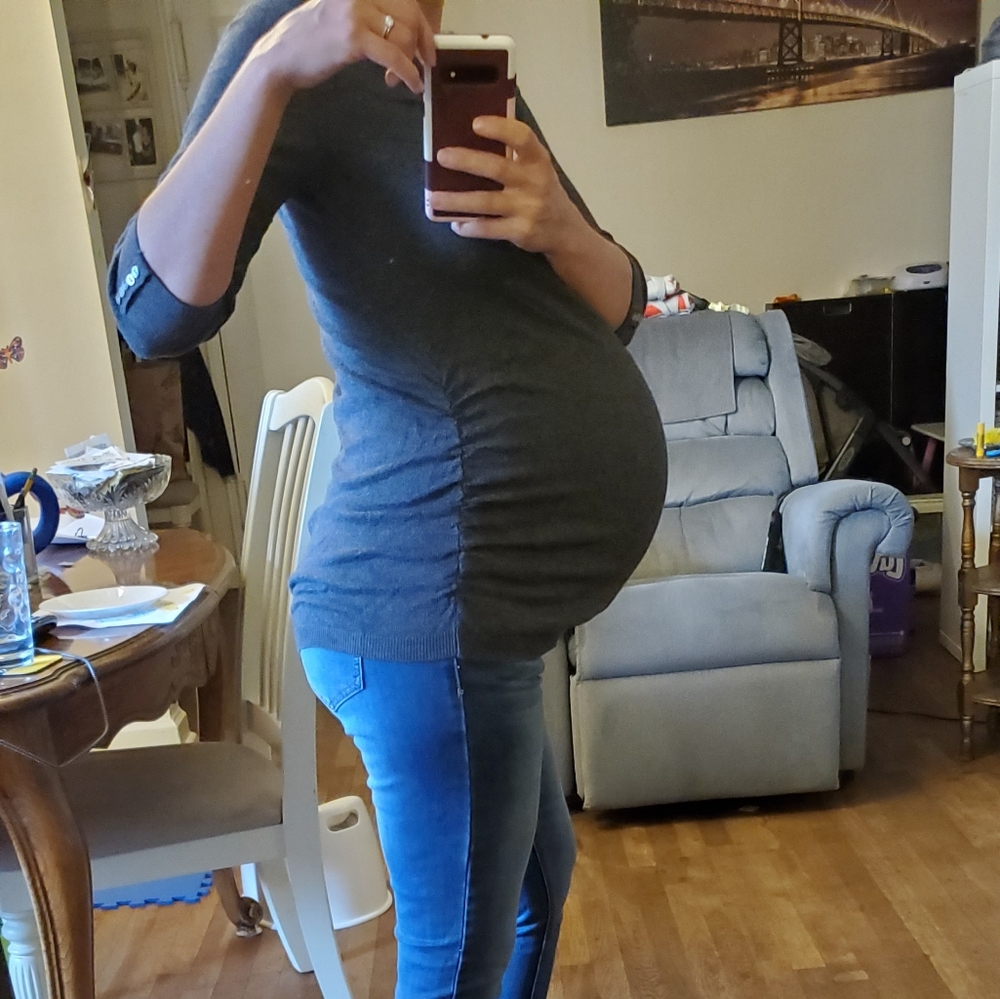 Maternity sweaters 2 pieces size S and M